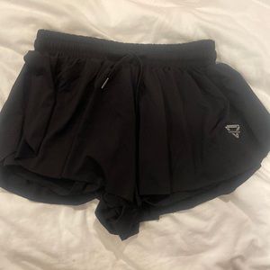 Flowy black running shorts “butterfly shorts” SIZE SMALL